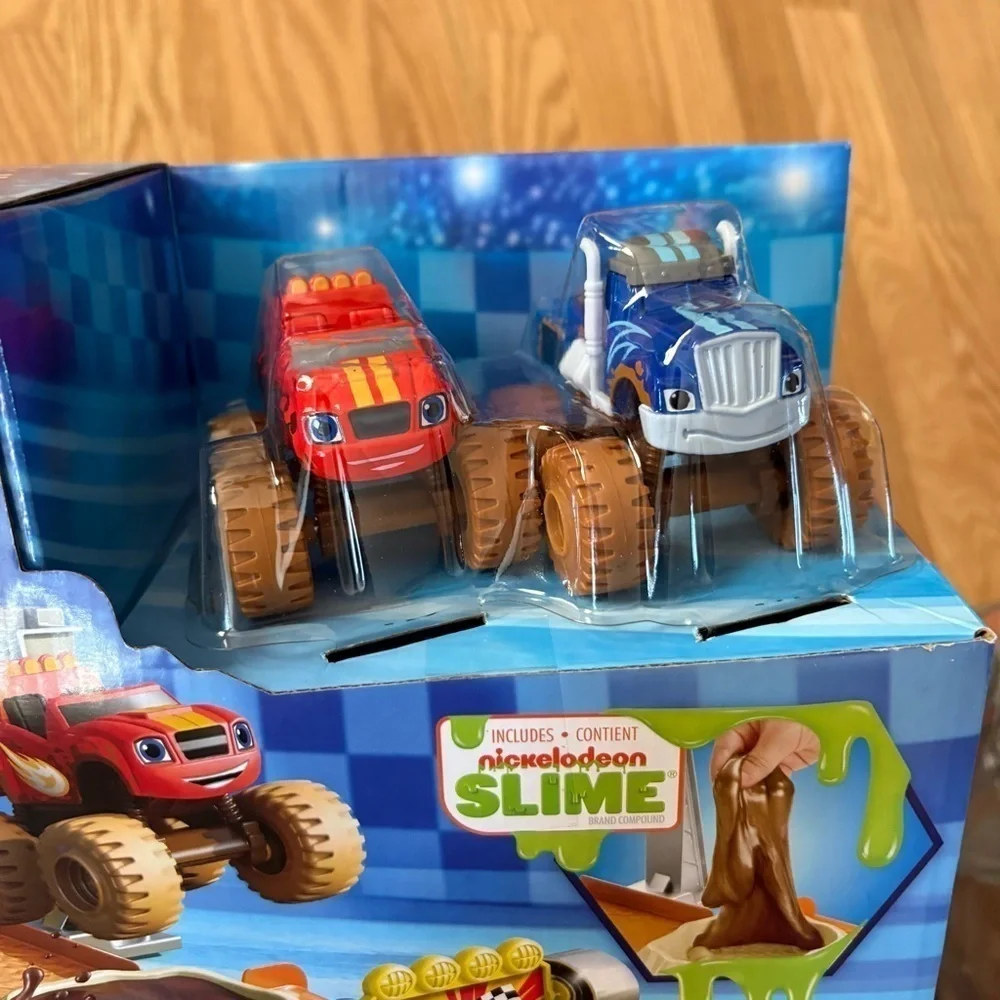 Blaze and the Monster Machines Toy Car Playset Mud Pit Race Track Crusher Slime